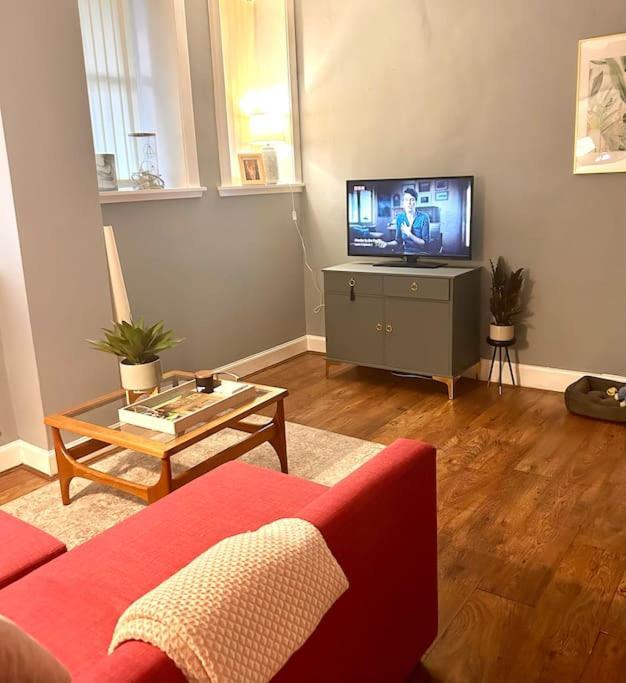 Large 2 Bedroom, Ground Floor Flat, Close To City EDI Buitenkant foto